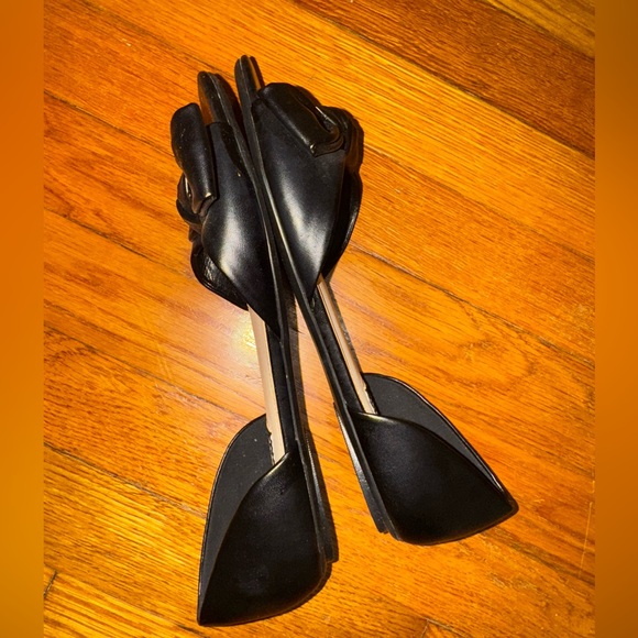 Worn one time only. Nine West black flats - Picture 3 of 6